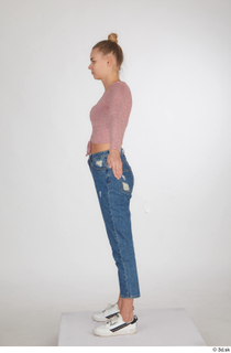 Kate Jones blue jeans casual dressed pink long sleeve t…